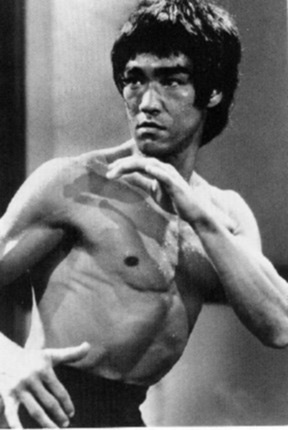 Bruce Lee in fighting stance (from Wikipedia)